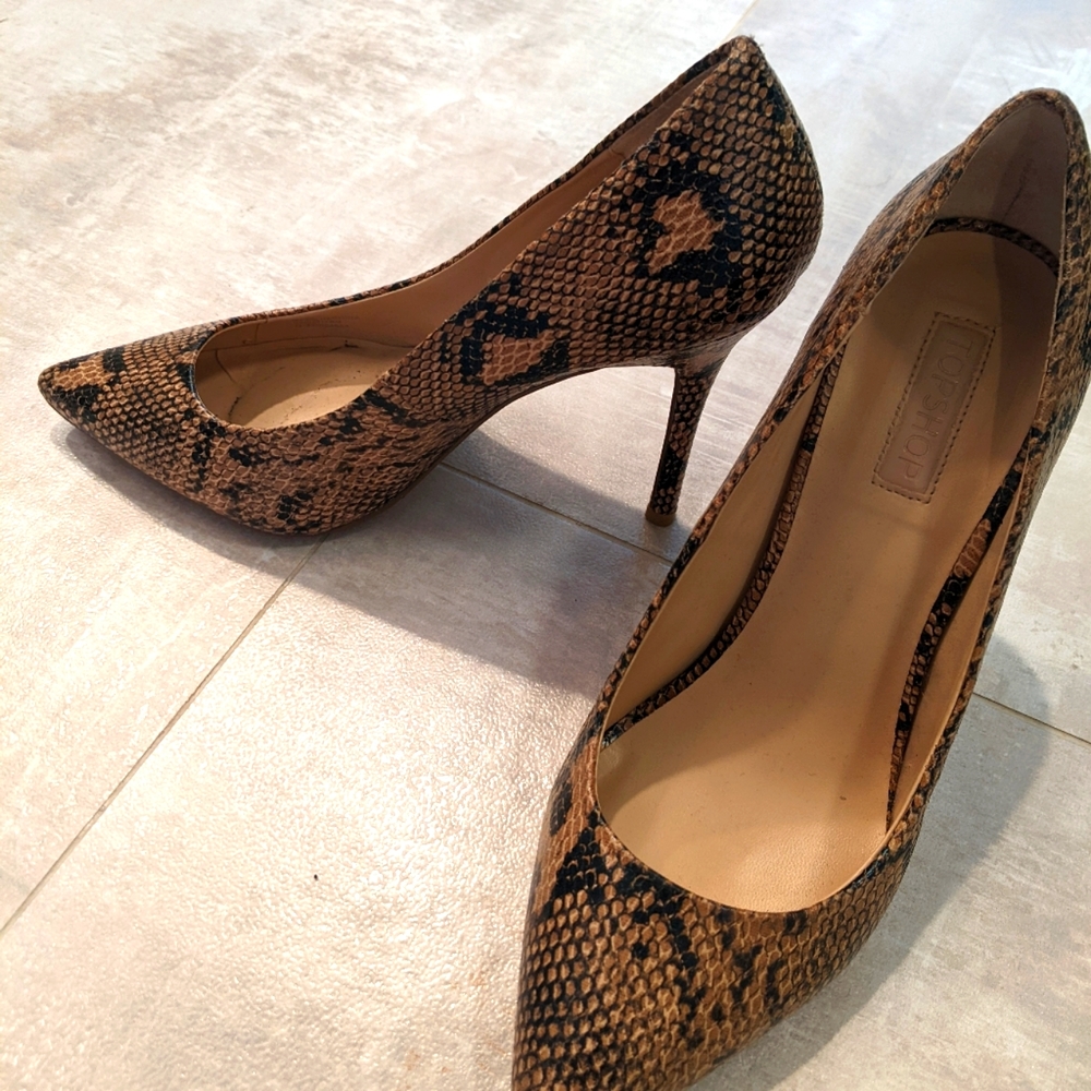 Topshop snakeskin pattern pumps